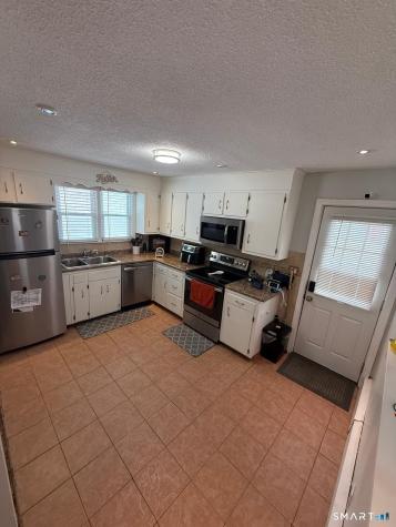 107 Greenlawn Street East Hartford CT 06108