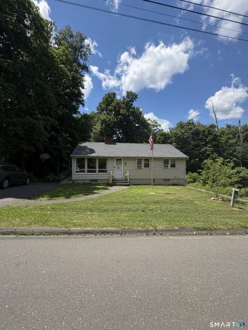 16 Pine Street Newtown CT 06482