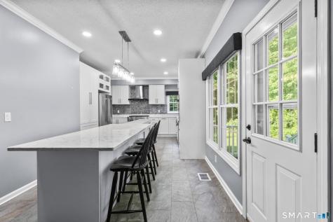 29 Nathan Hale Court Cheshire CT 06410