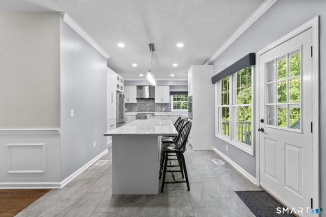 29 Nathan Hale Court Cheshire CT 06410