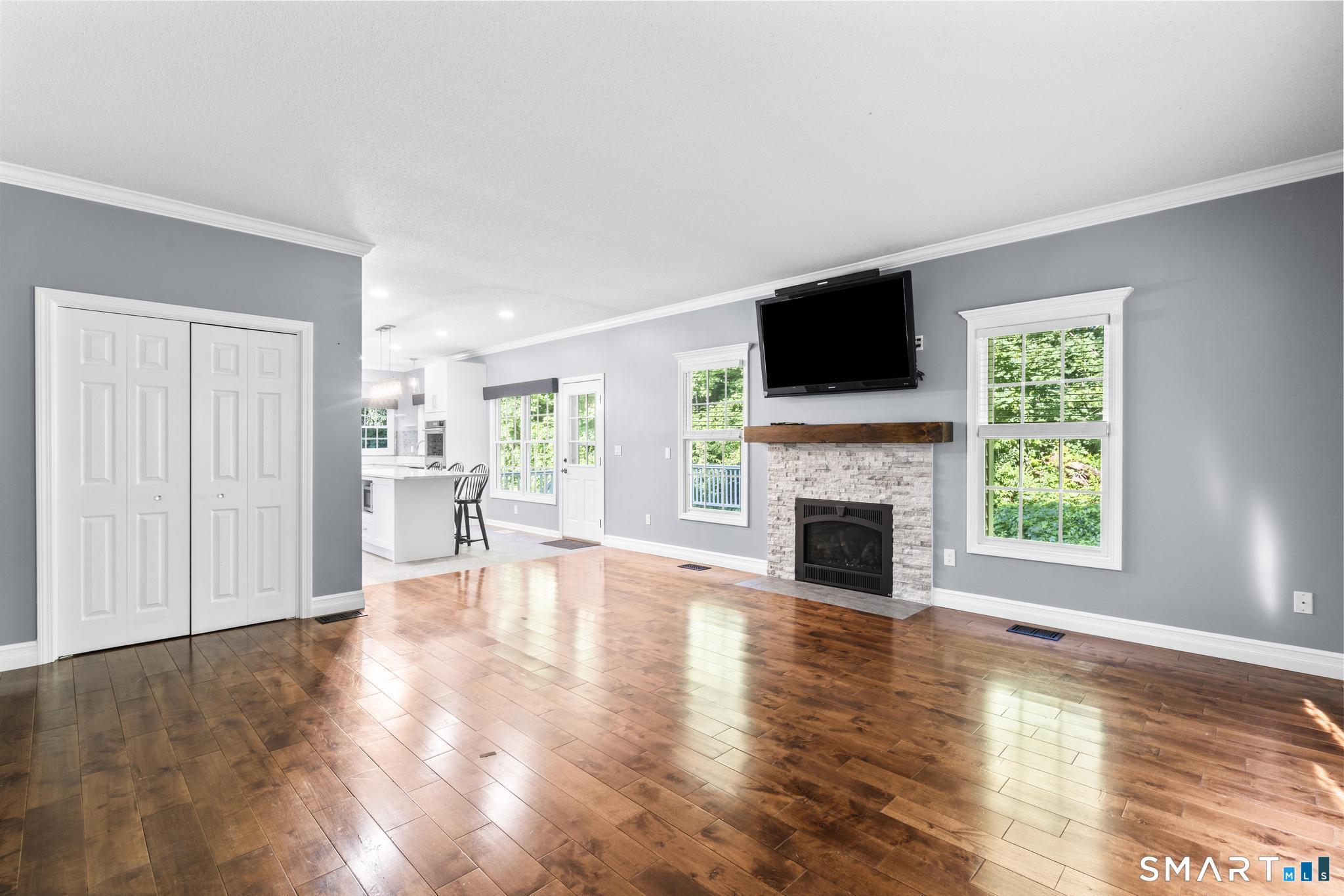 29 Nathan Hale Court Cheshire CT 06410