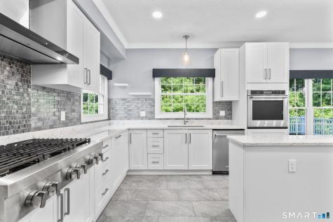 29 Nathan Hale Court Cheshire CT 06410