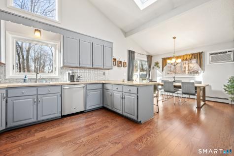 2 Summit Road Columbia CT 06237