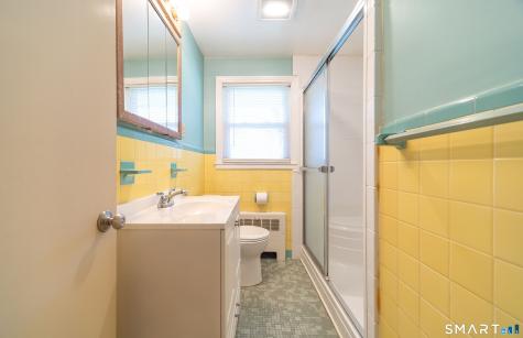 16 Featherbed Lane Branford CT 06405