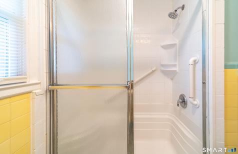 16 Featherbed Lane Branford CT 06405