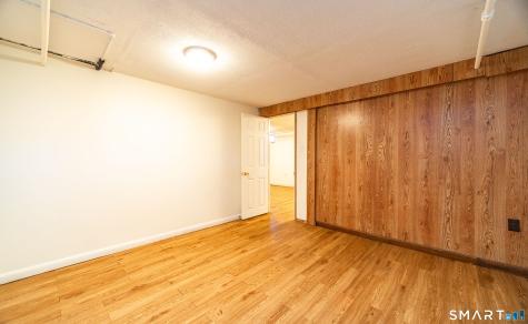 16 Featherbed Lane Branford CT 06405