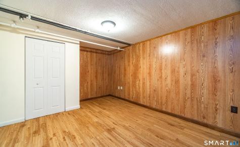 16 Featherbed Lane Branford CT 06405
