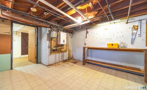 16 Featherbed Lane Branford CT 06405