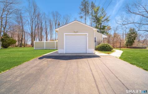 16 Featherbed Lane Branford CT 06405