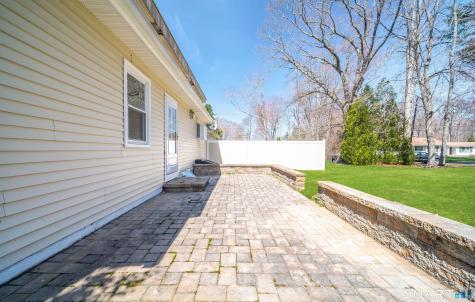 16 Featherbed Lane Branford CT 06405