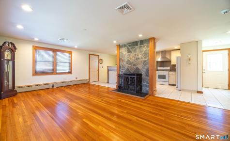 16 Featherbed Lane Branford CT 06405