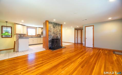 16 Featherbed Lane Branford CT 06405