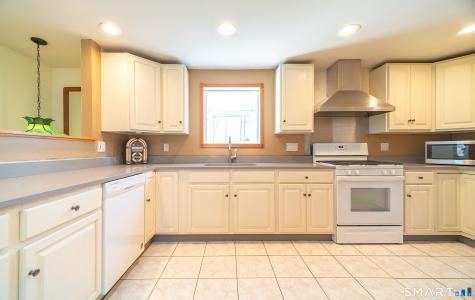 16 Featherbed Lane Branford CT 06405