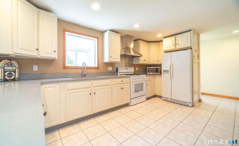 16 Featherbed Lane Branford CT 06405