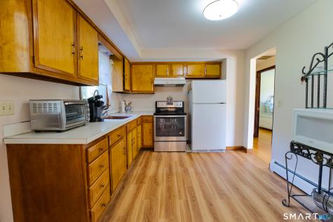 17 School House Road Newington CT 06111
