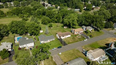 17 School House Road Newington CT 06111