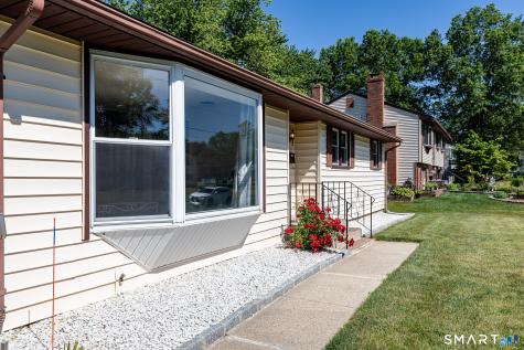 17 School House Road Newington CT 06111