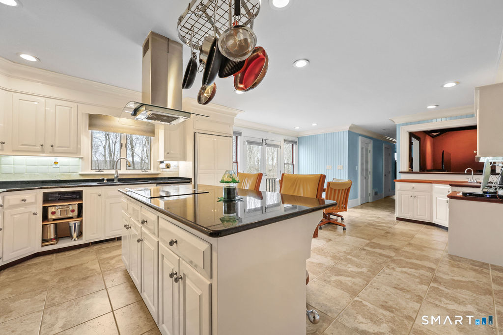 17 Abbotts Hill Road Newtown CT 06470