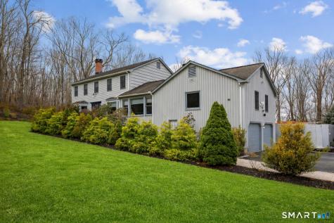 17 Abbotts Hill Road Newtown CT 06470