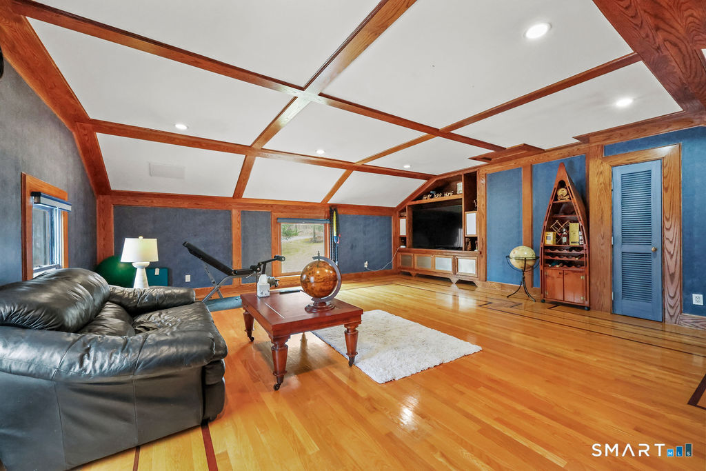 17 Abbotts Hill Road Newtown CT 06470