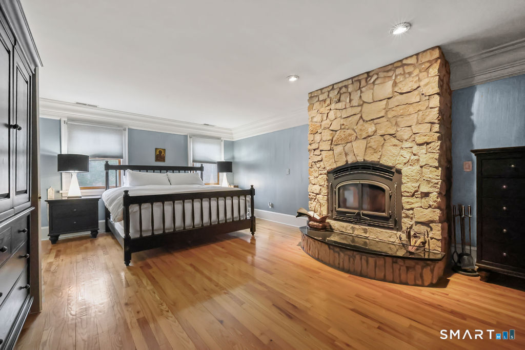 17 Abbotts Hill Road Newtown CT 06470