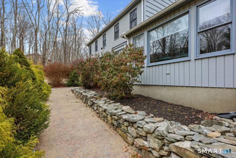 17 Abbotts Hill Road Newtown CT 06470