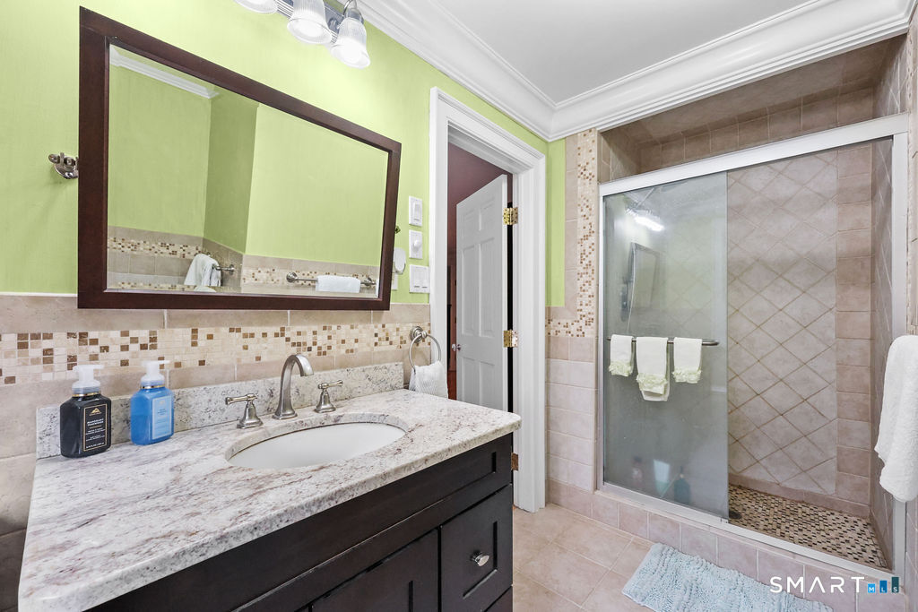 17 Abbotts Hill Road Newtown CT 06470