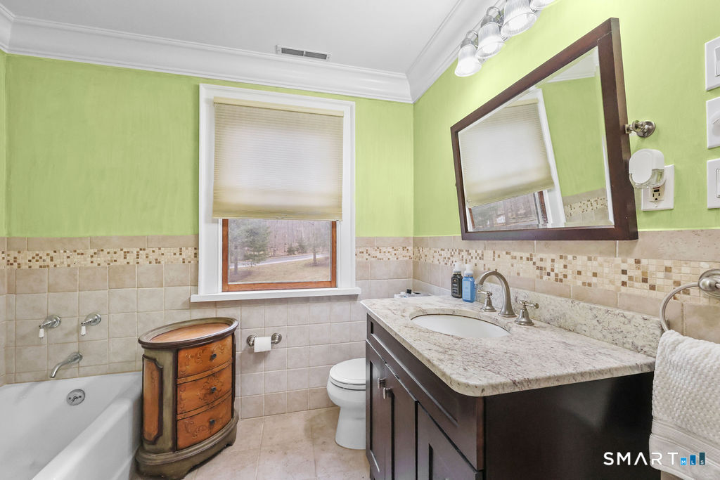 17 Abbotts Hill Road Newtown CT 06470