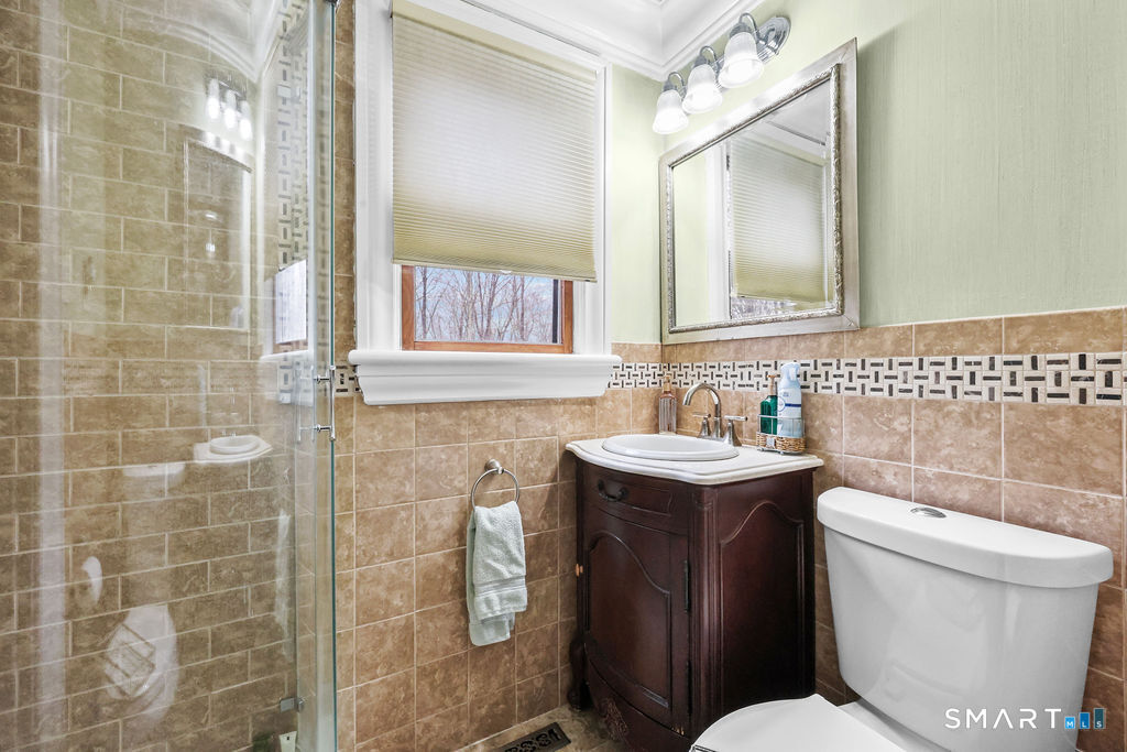 17 Abbotts Hill Road Newtown CT 06470