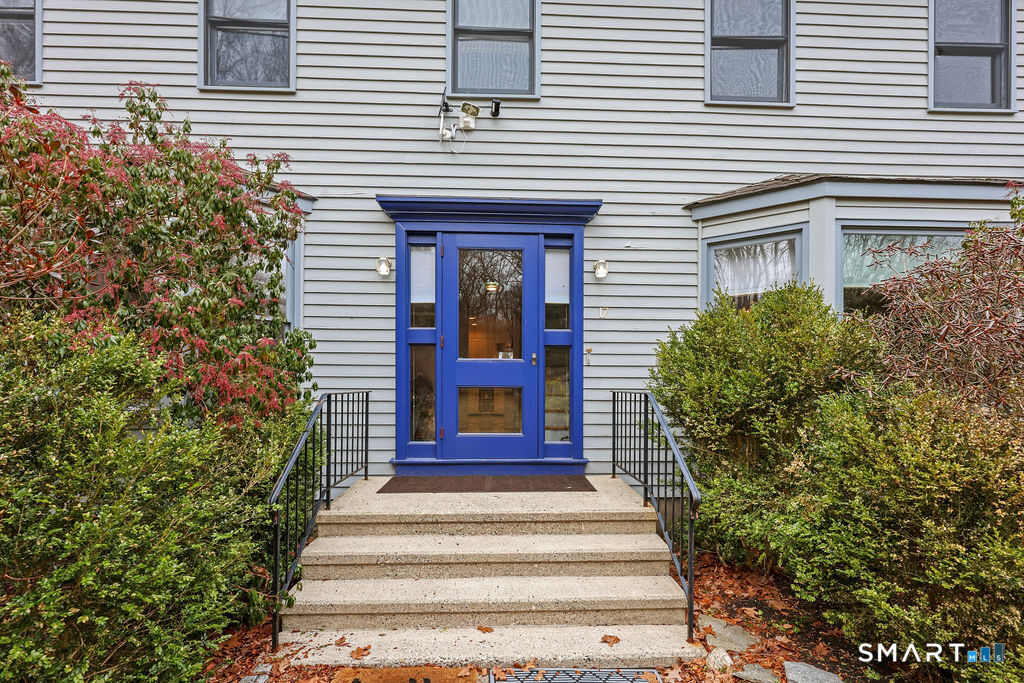 17 Abbotts Hill Road Newtown CT 06470