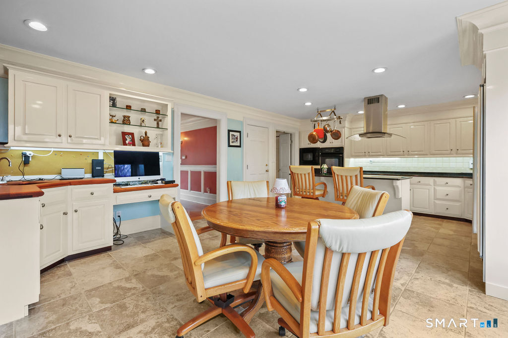 17 Abbotts Hill Road Newtown CT 06470