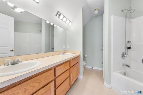 177 Thistle Pond Drive Bloomfield CT 06002