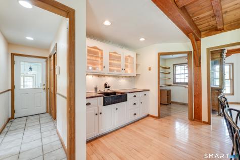 904 South Grand Street East Granby CT 06026