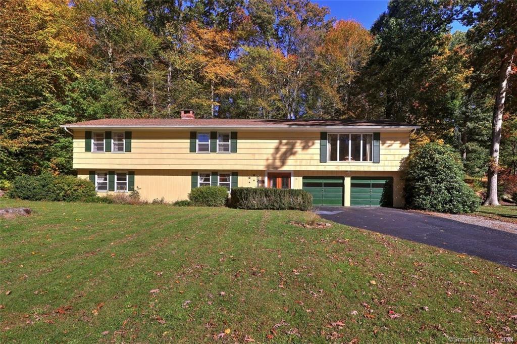 70 Stoneleigh Road Trumbull CT 06611