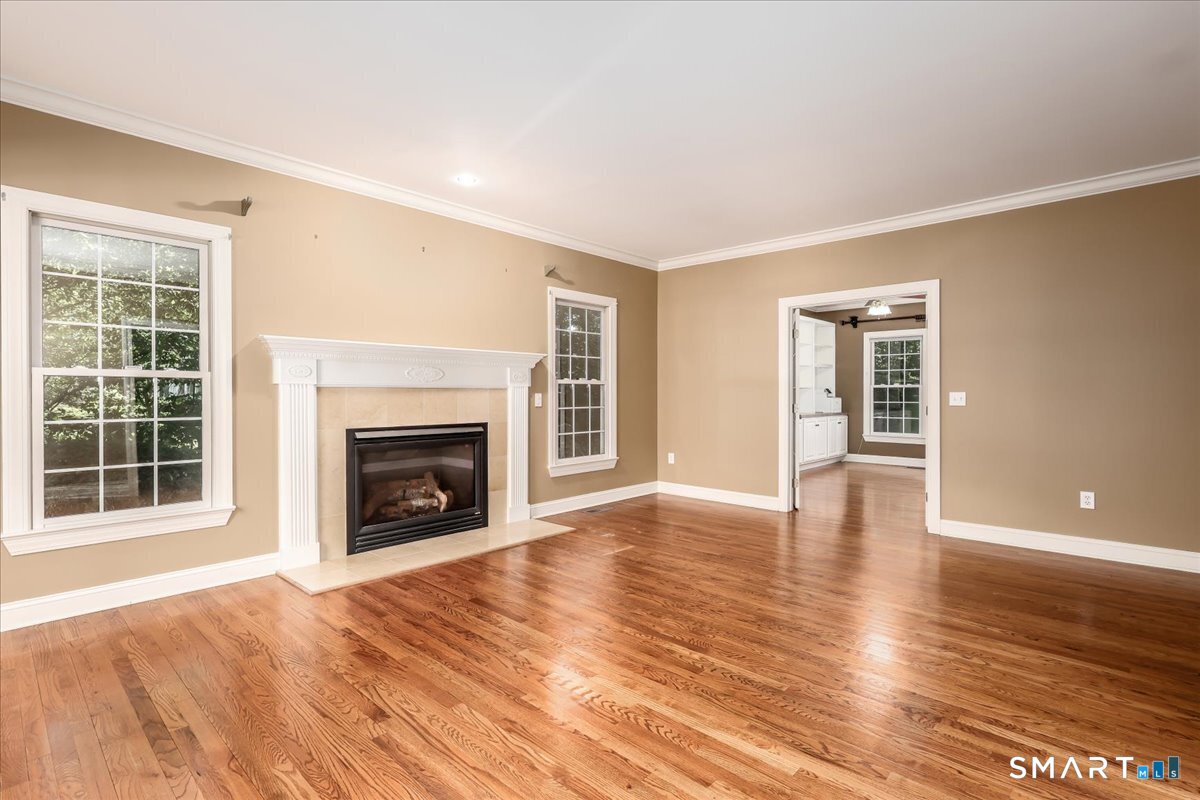10 Canterbury Lane Newtown CT 06482