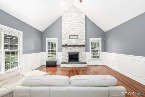 10 Canterbury Lane Newtown CT 06482