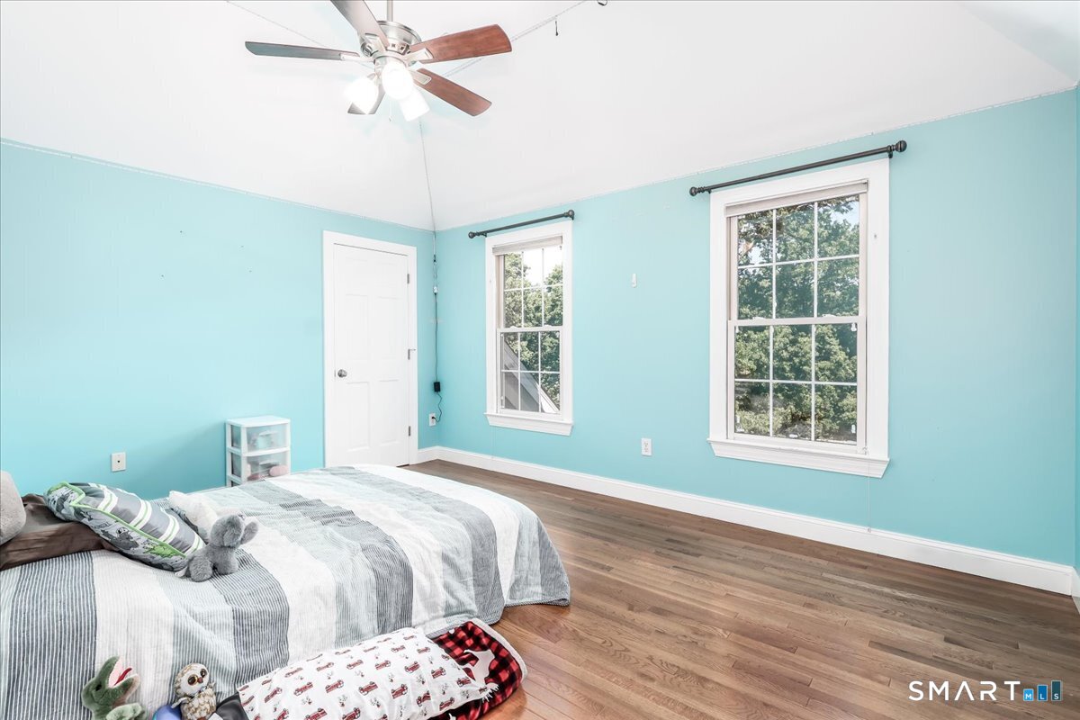 10 Canterbury Lane Newtown CT 06482