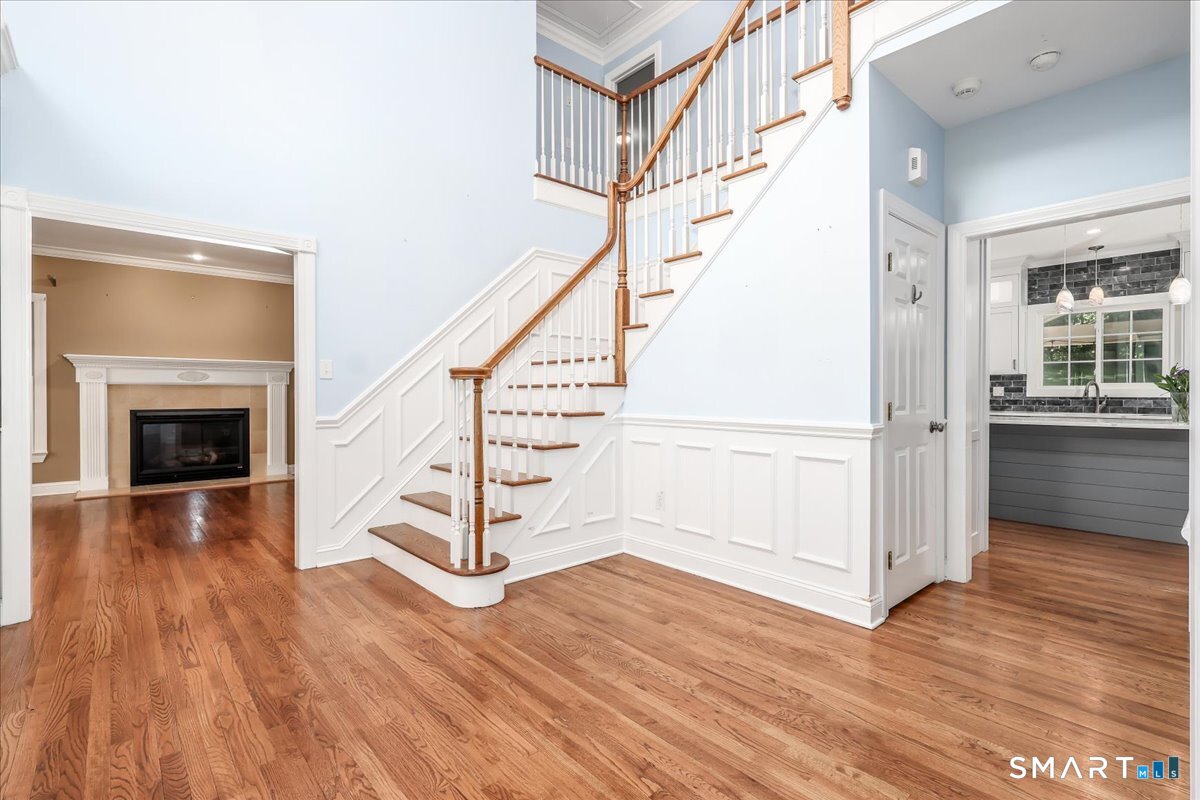 10 Canterbury Lane Newtown CT 06482