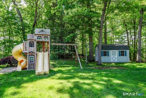10 Canterbury Lane Newtown CT 06482