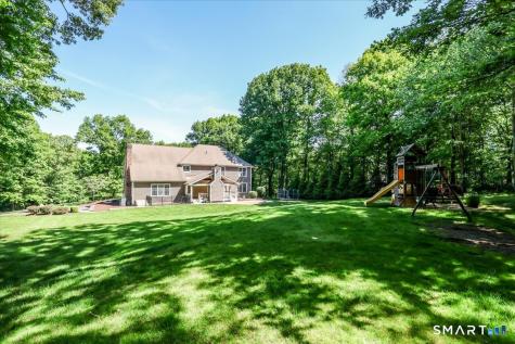 10 Canterbury Lane Newtown CT 06482