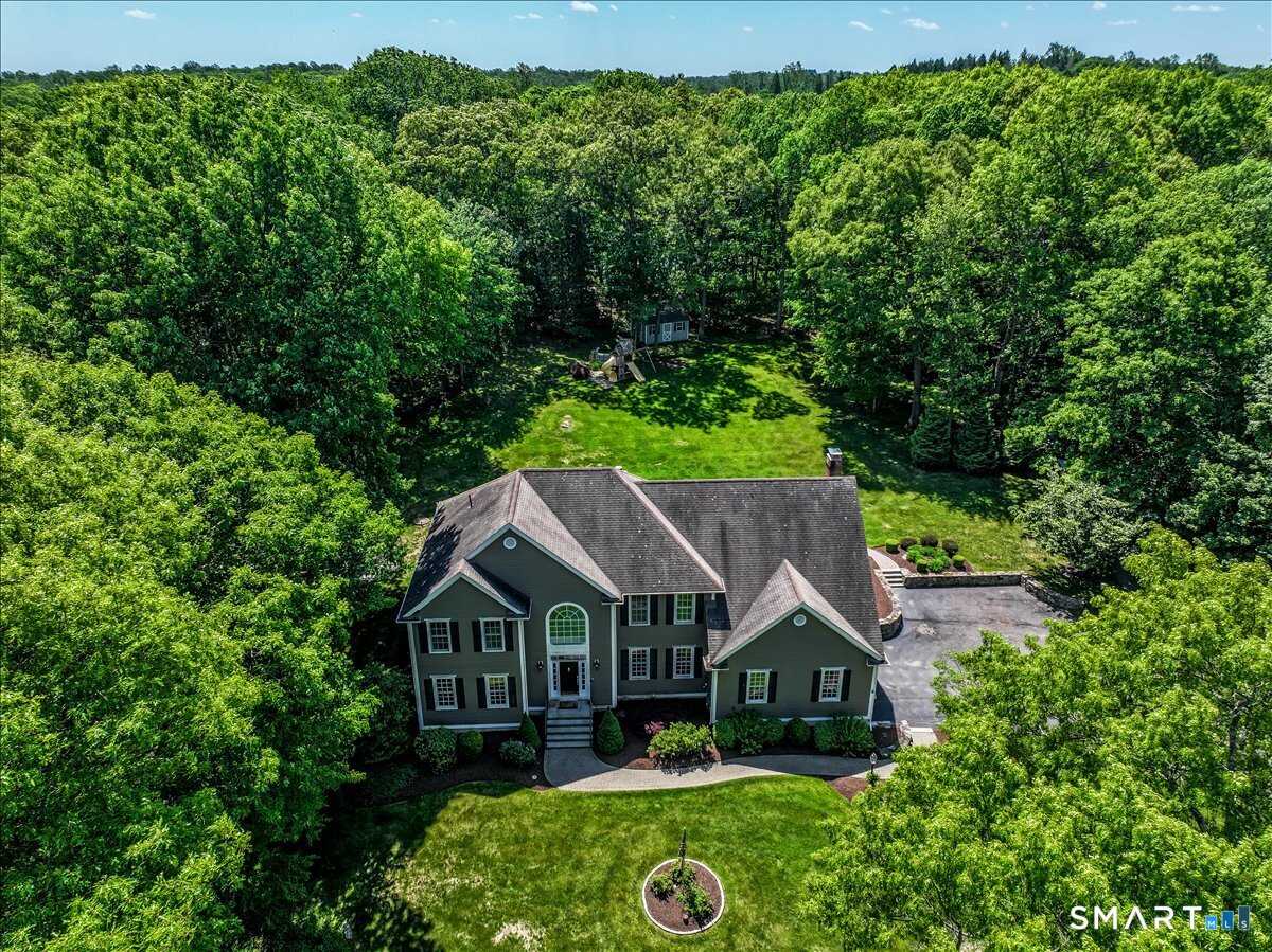 10 Canterbury Lane Newtown CT 06482
