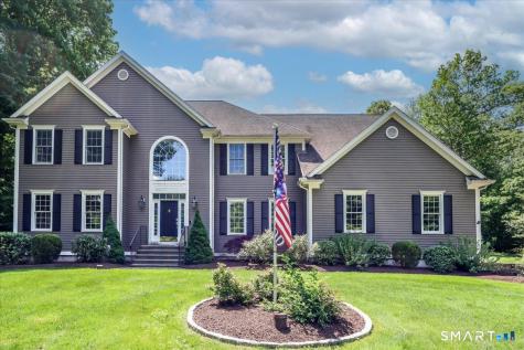 10 Canterbury Lane Newtown CT 06482