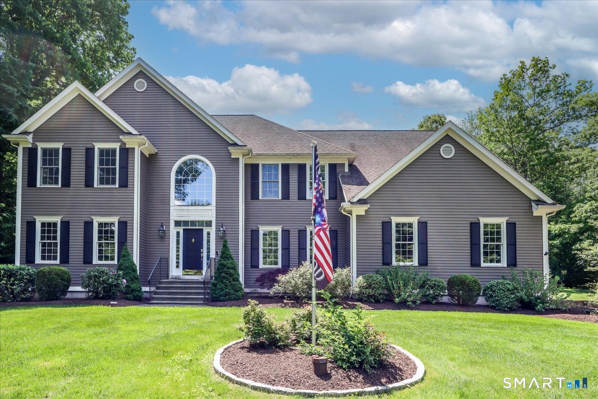 10 Canterbury Lane Newtown CT 06482