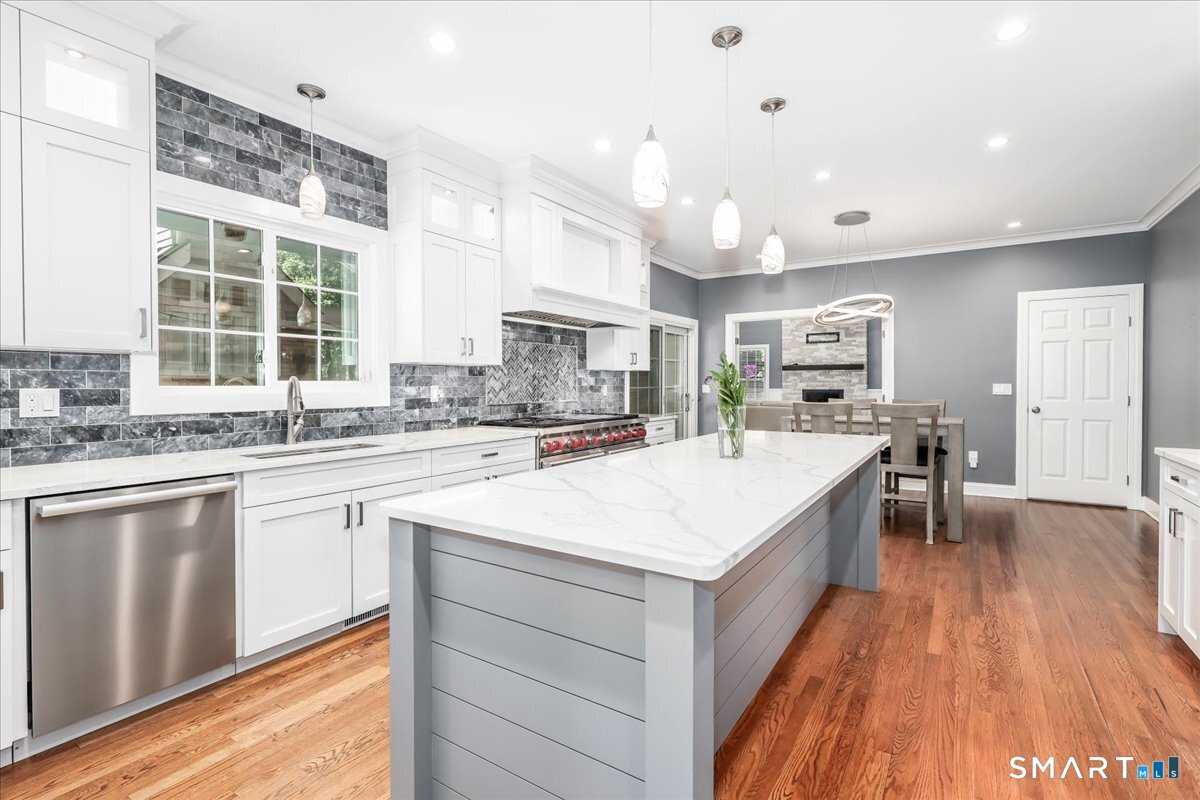 10 Canterbury Lane Newtown CT 06482