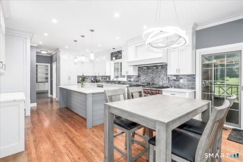 10 Canterbury Lane Newtown CT 06482