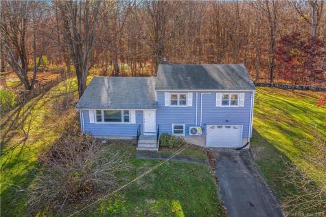7 Kimberly Trail Danbury CT 06810