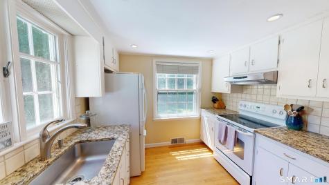 76 Hillsboro Drive West Hartford CT 06107