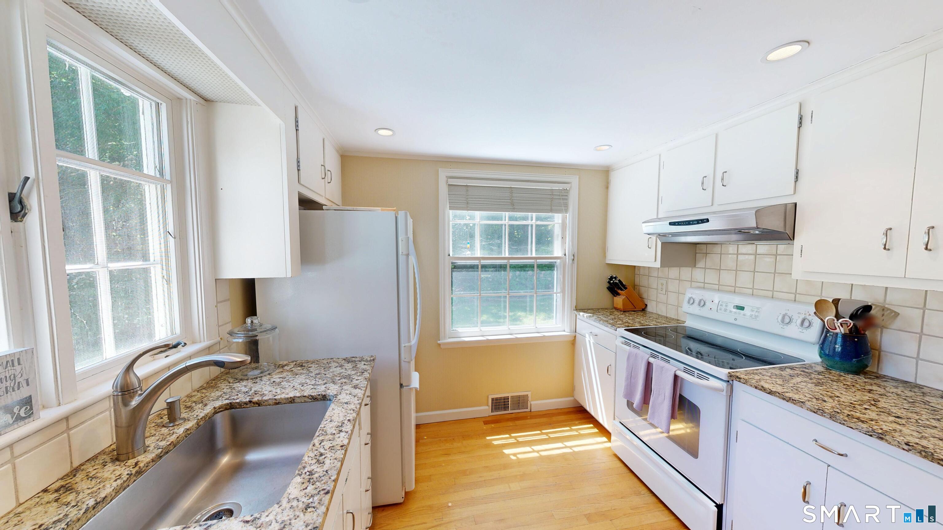76 Hillsboro Drive West Hartford CT 06107