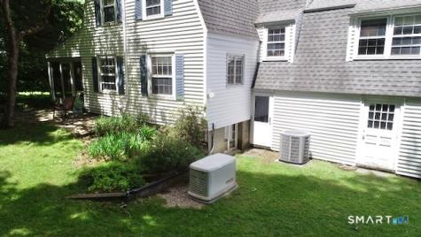 76 Hillsboro Drive West Hartford CT 06107