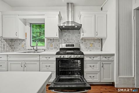 33 Hatch Road Bridgewater CT 06752